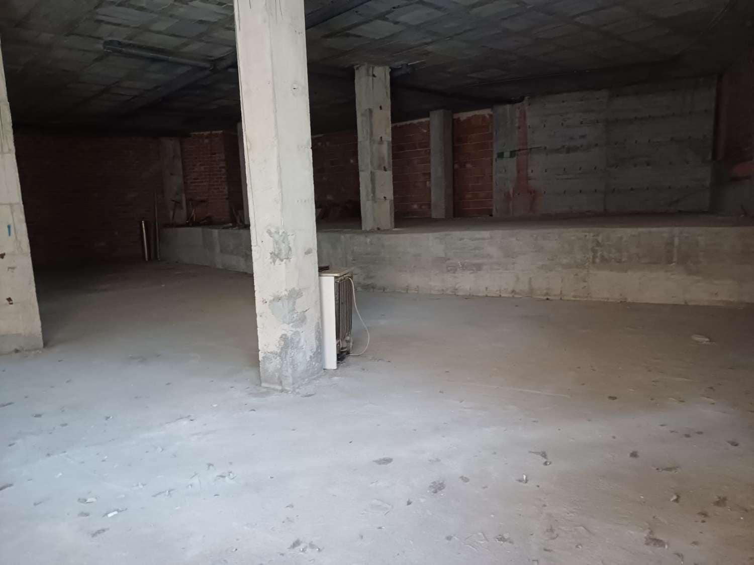 Comercial para venda em Benamocarra - 150 000 € (Ref: 8698633)