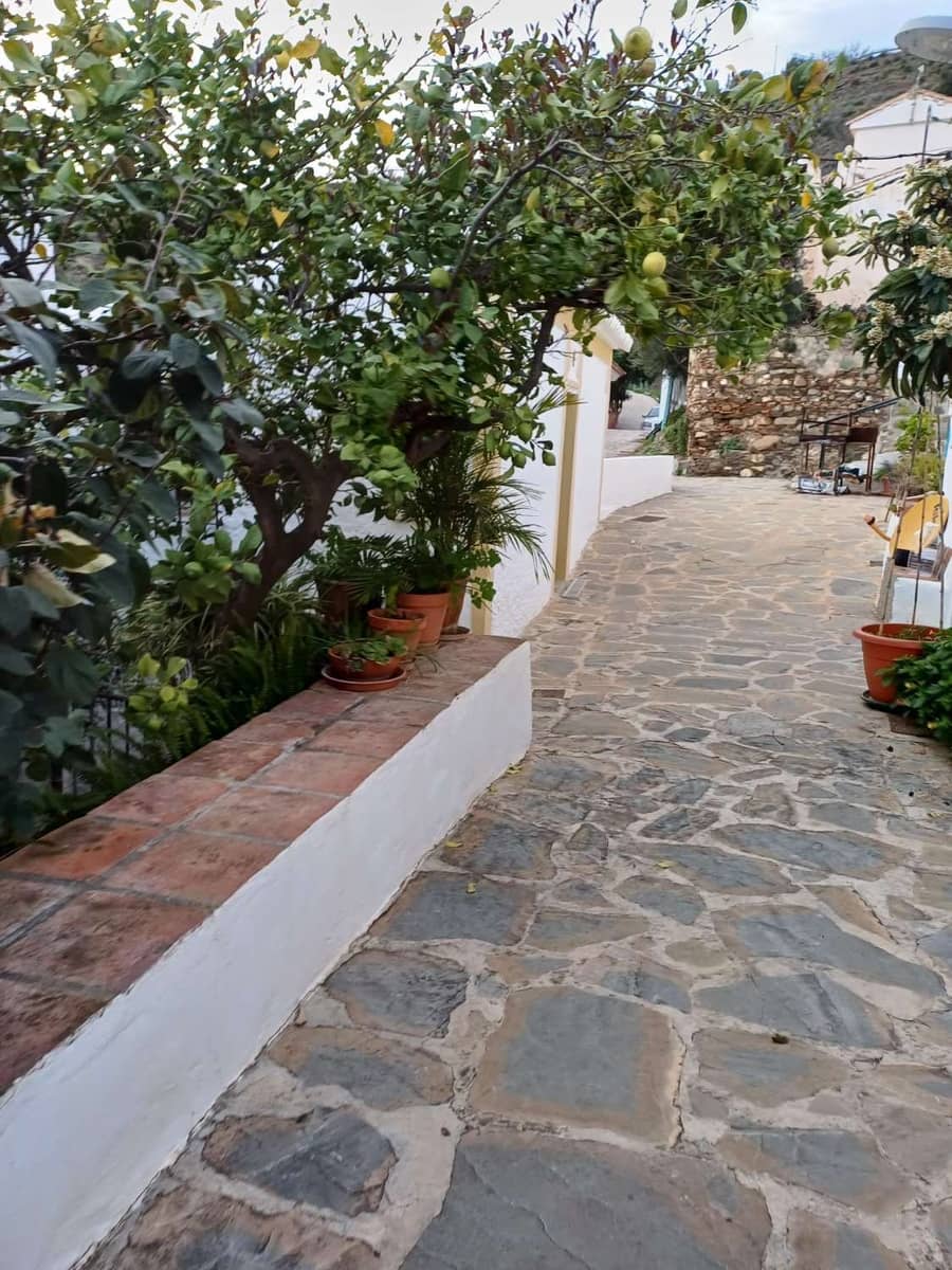 Ubebygd land til salgs i Macharaviaya - € 75 000 (Ref: 8717013)