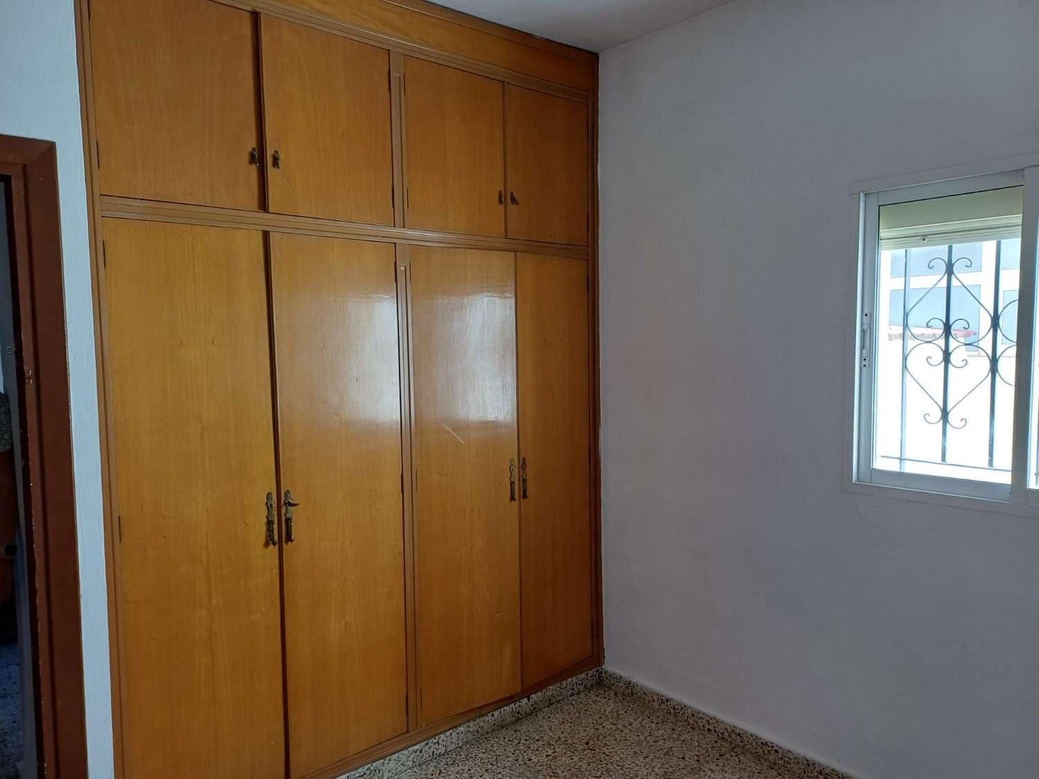 4 sovrum Radhus till salu i Malaga stad - 310 000 € (Ref: 9634657)