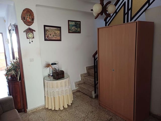 4 sovrum Radhus till salu i Arroyo de los Angeles, Málaga stad - 310 000 € (Ref: 9634657)