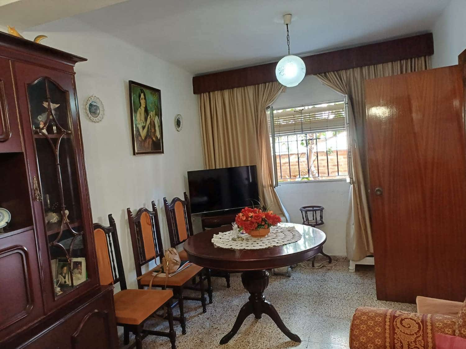 4 sovrum Radhus till salu i Malaga stad - 310 000 € (Ref: 9634657)