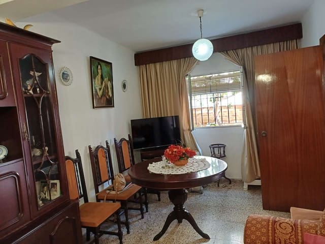 4 sovrum Radhus till salu i Arroyo de los Angeles, Málaga stad - 310 000 € (Ref: 9634657)