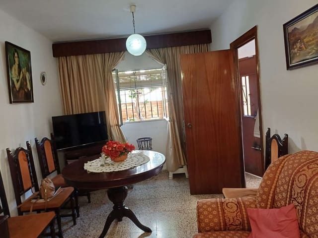 4 sovrum Radhus till salu i Arroyo de los Angeles, Málaga stad - 310 000 € (Ref: 9634657)