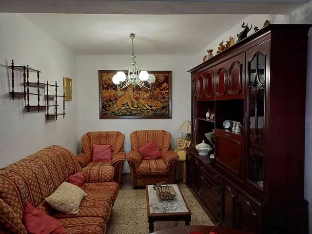 4 sovrum Radhus till salu i Arroyo de los Angeles, Málaga stad - 310 000 € (Ref: 9634657)