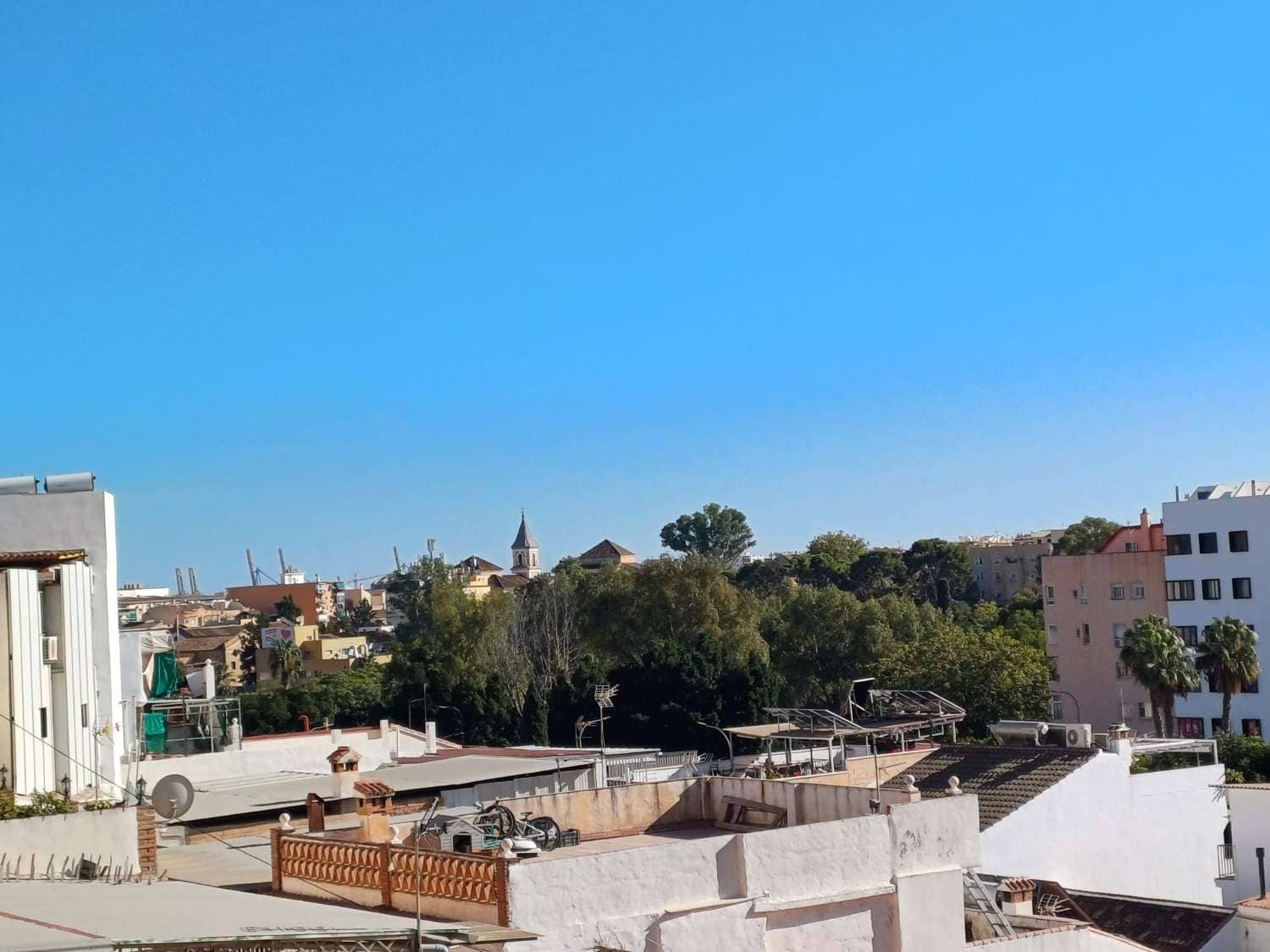 4 sovrum Radhus till salu i Malaga stad - 310 000 € (Ref: 9634657)