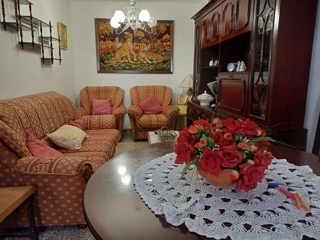 4 sovrum Radhus till salu i Arroyo de los Angeles, Málaga stad - 310 000 € (Ref: 9634657)