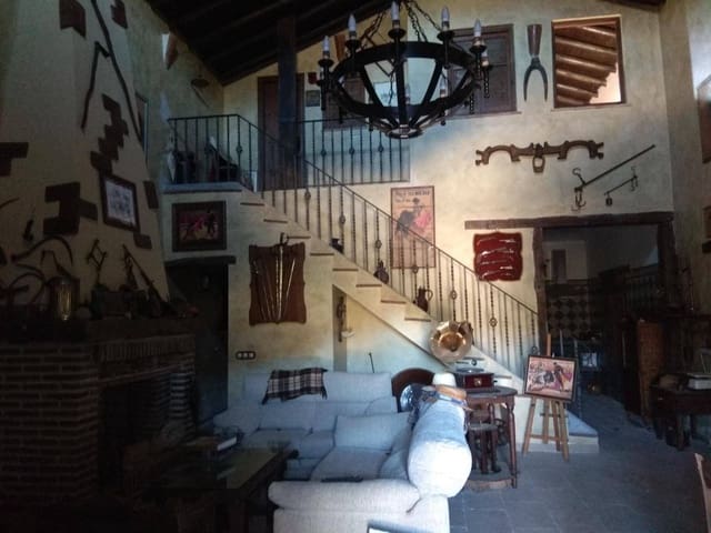 3 slaapkamer Finca/Landhuis te koop in Alfarnate - € 355.000 (Ref: 9639061)