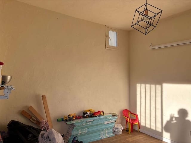 Bouwgrond te koop in Olias, Málaga stad - € 120.000 (Ref: 9729775)