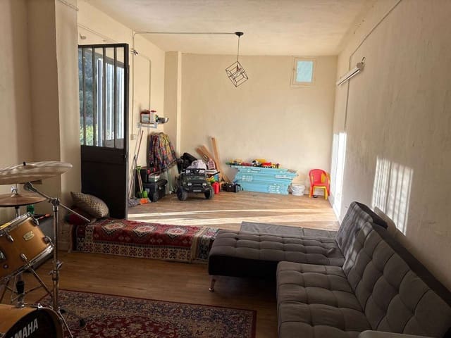 Bouwgrond te koop in Olias, Málaga stad - € 120.000 (Ref: 9729775)