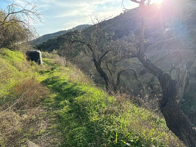 Bouwgrond te koop in Olias, Málaga stad - € 120.000 (Ref: 9729775)