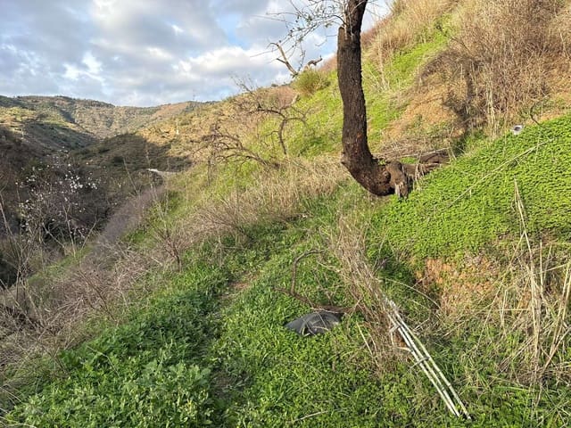 Bouwgrond te koop in Olias, Málaga stad - € 120.000 (Ref: 9729775)