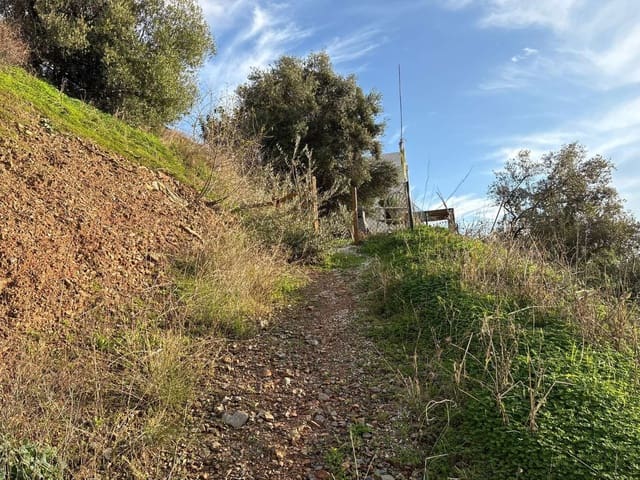 Bouwgrond te koop in Olias, Málaga stad - € 120.000 (Ref: 9729775)