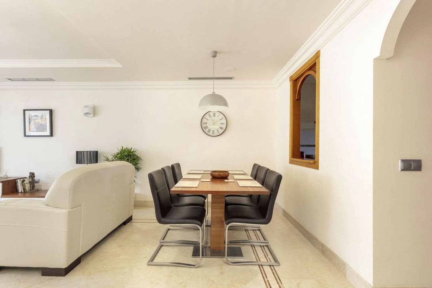 2 chambre Appartement à vendre à Nueva Andalucia avec piscine garage - 445 000 € (Ref: 10007131)