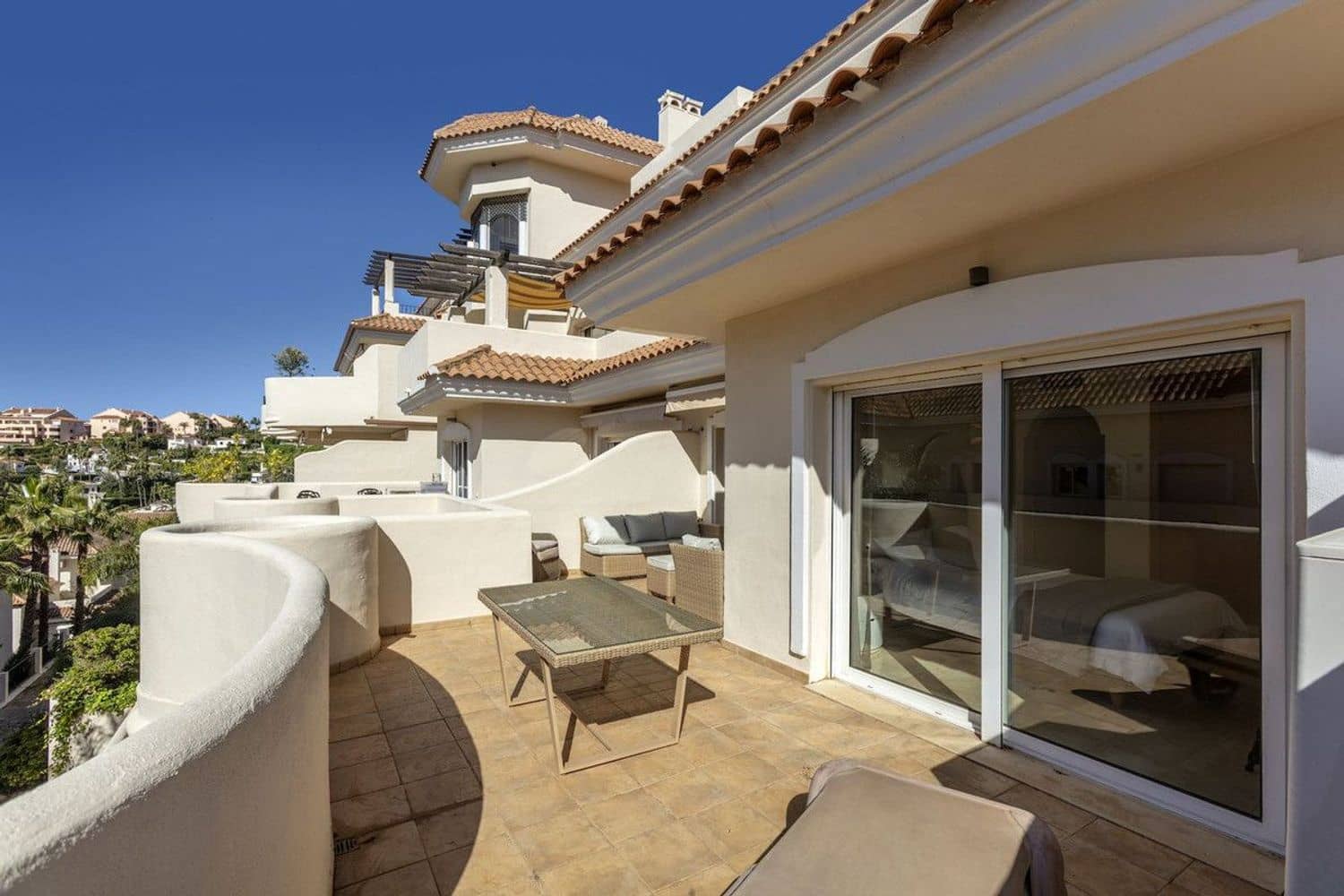 2 chambre Appartement à vendre à Nueva Andalucia avec piscine garage - 445 000 € (Ref: 10007131)