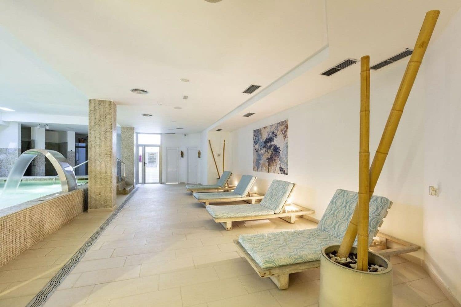 2 chambre Appartement à vendre à Nueva Andalucia avec piscine garage - 445 000 € (Ref: 10007131)