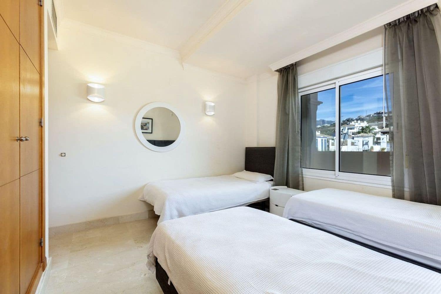 2 chambre Appartement à vendre à Nueva Andalucia avec piscine garage - 445 000 € (Ref: 10007131)
