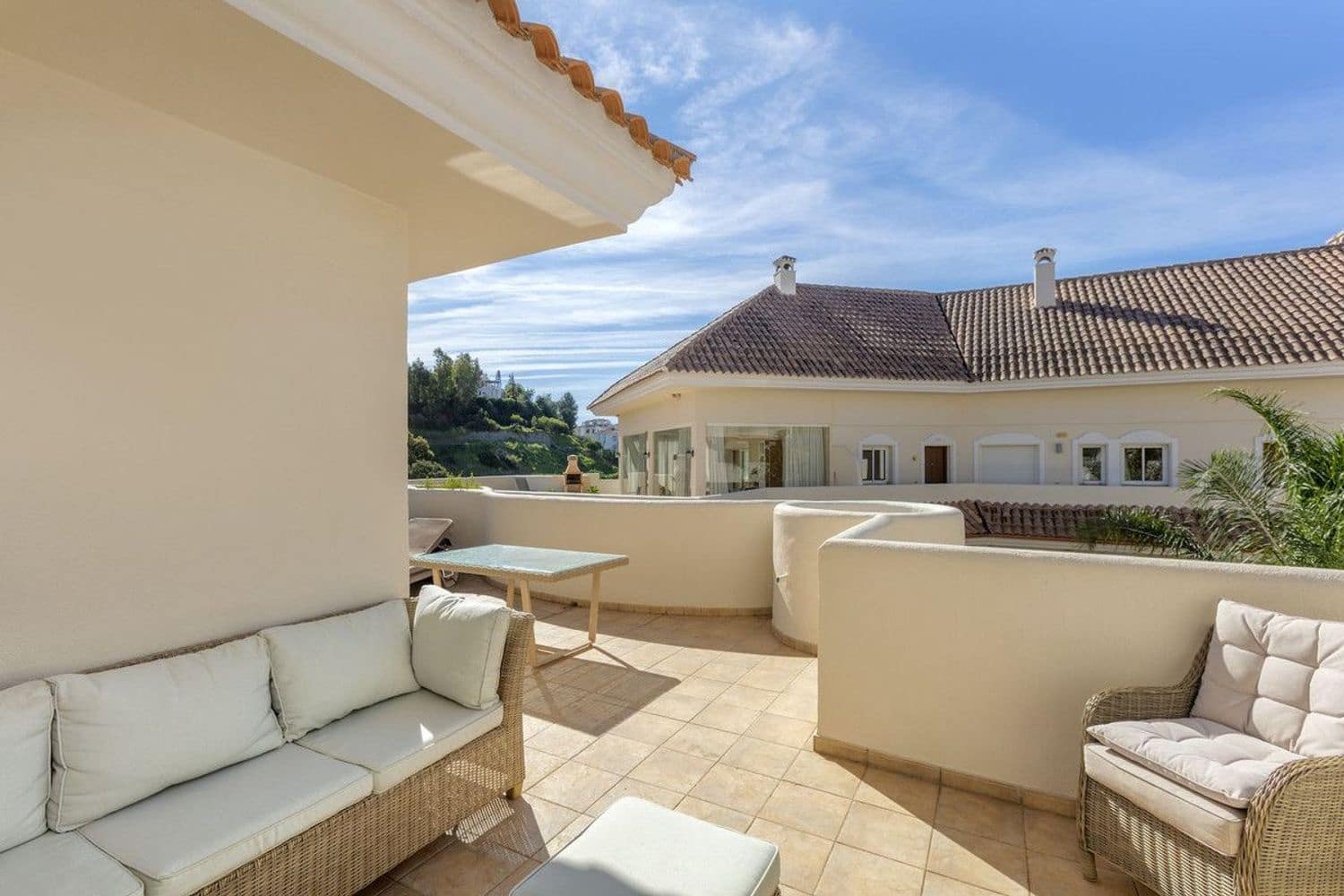 2 chambre Appartement à vendre à Nueva Andalucia avec piscine garage - 445 000 € (Ref: 10007131)