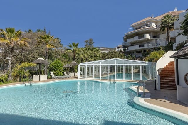 Apartamento de 2 habitaciones en Los Naranjos, Marbella en venta con piscina garaje - 445.000 € (Ref: 10007131)
