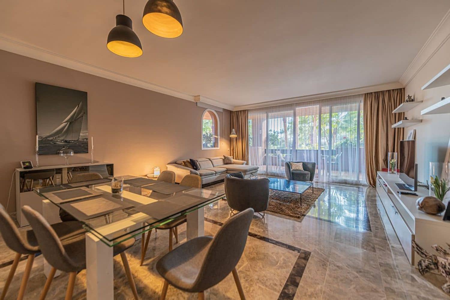 Apartamento de 3 habitaciones en Nueva Andalucia en venta con piscina garaje - 750.000 € (Ref: 10020073)