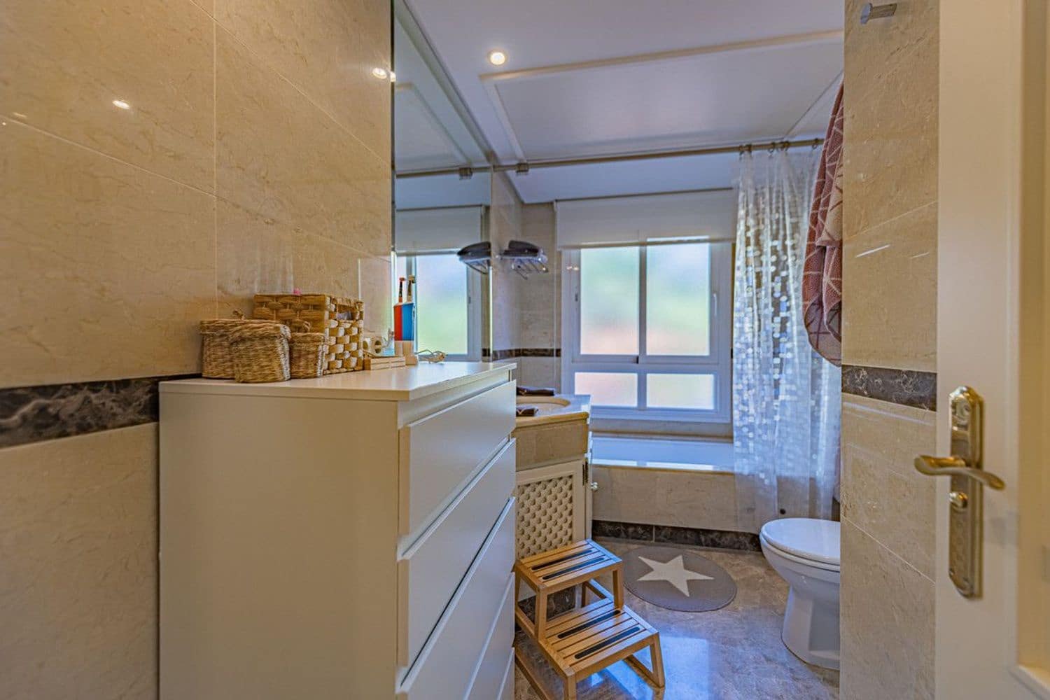 Apartamento de 3 habitaciones en Nueva Andalucia en venta con piscina garaje - 750.000 € (Ref: 10020073)