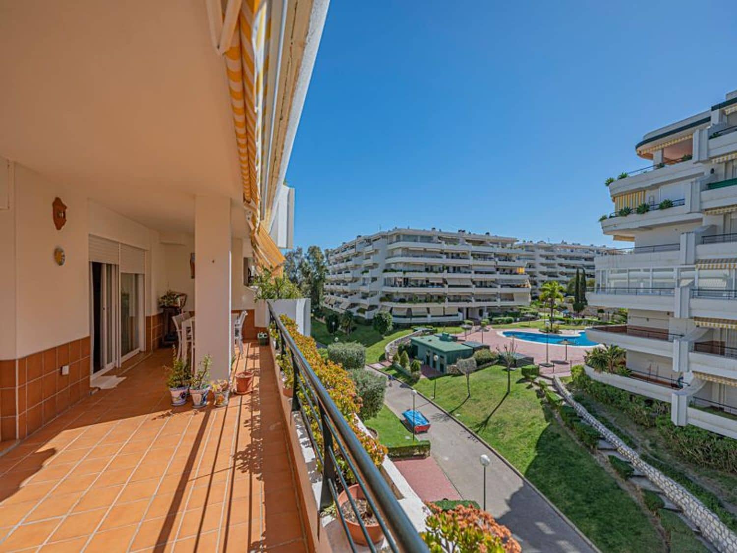 3 sovrum Lägenhet till salu i San Pedro de Alcantara med pool garage - 585 000 € (Ref: 10057908)