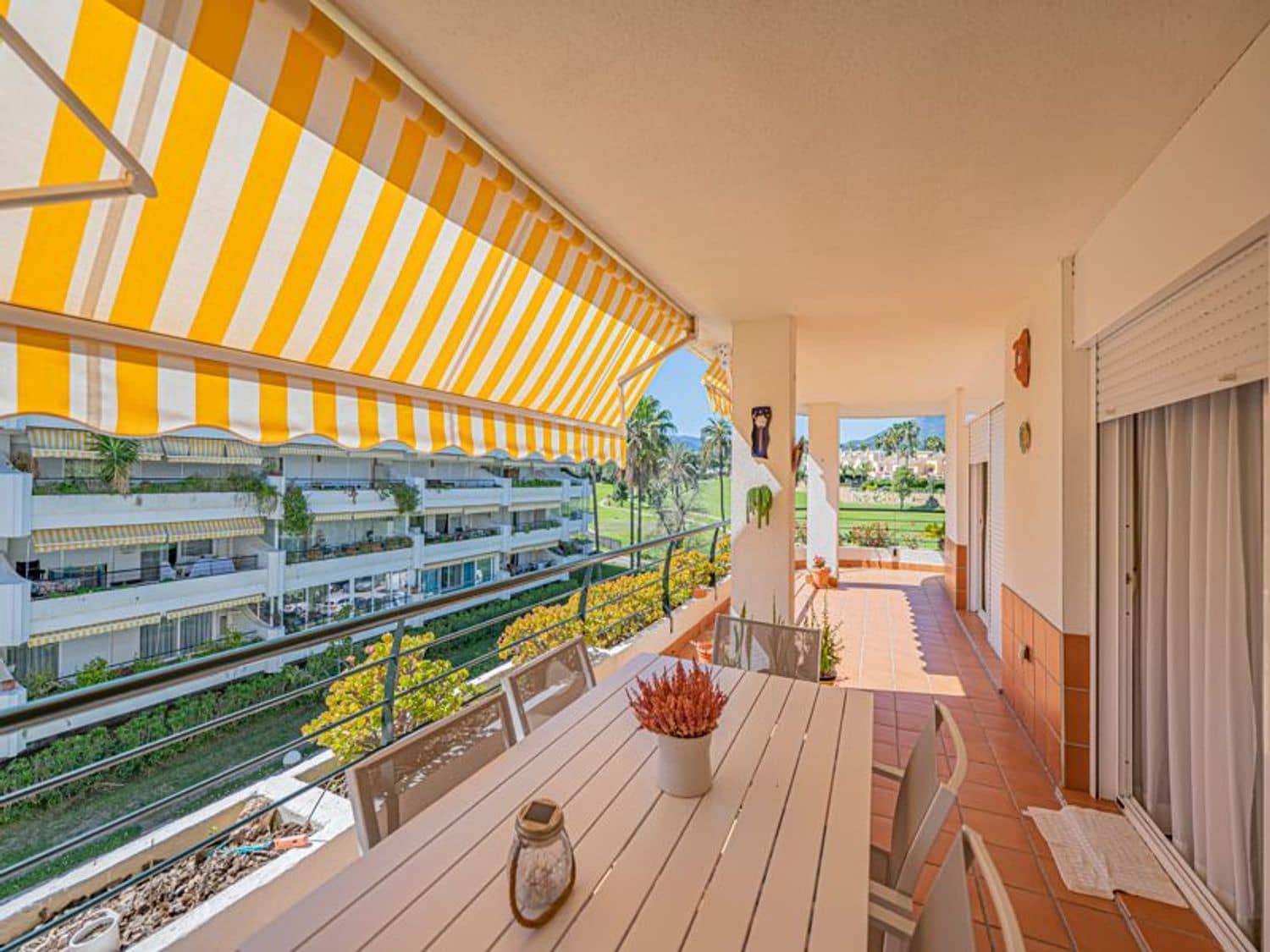 3 sovrum Lägenhet till salu i San Pedro de Alcantara med pool garage - 585 000 € (Ref: 10057908)