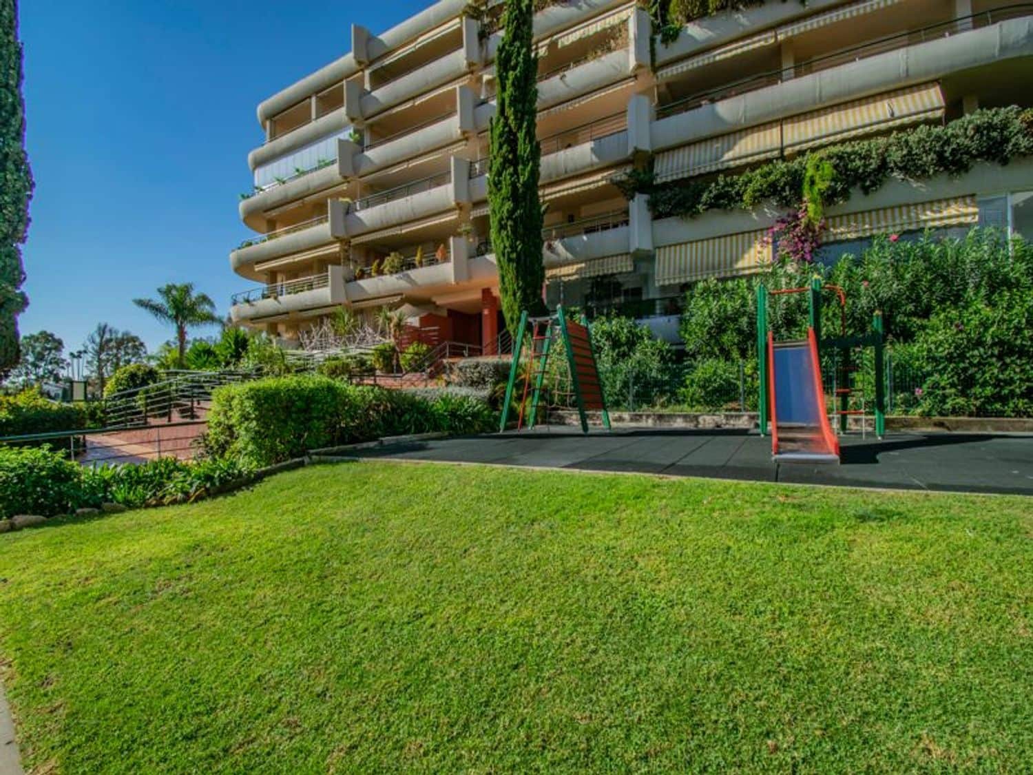 3 sovrum Lägenhet till salu i San Pedro de Alcantara med pool garage - 585 000 € (Ref: 10057908)