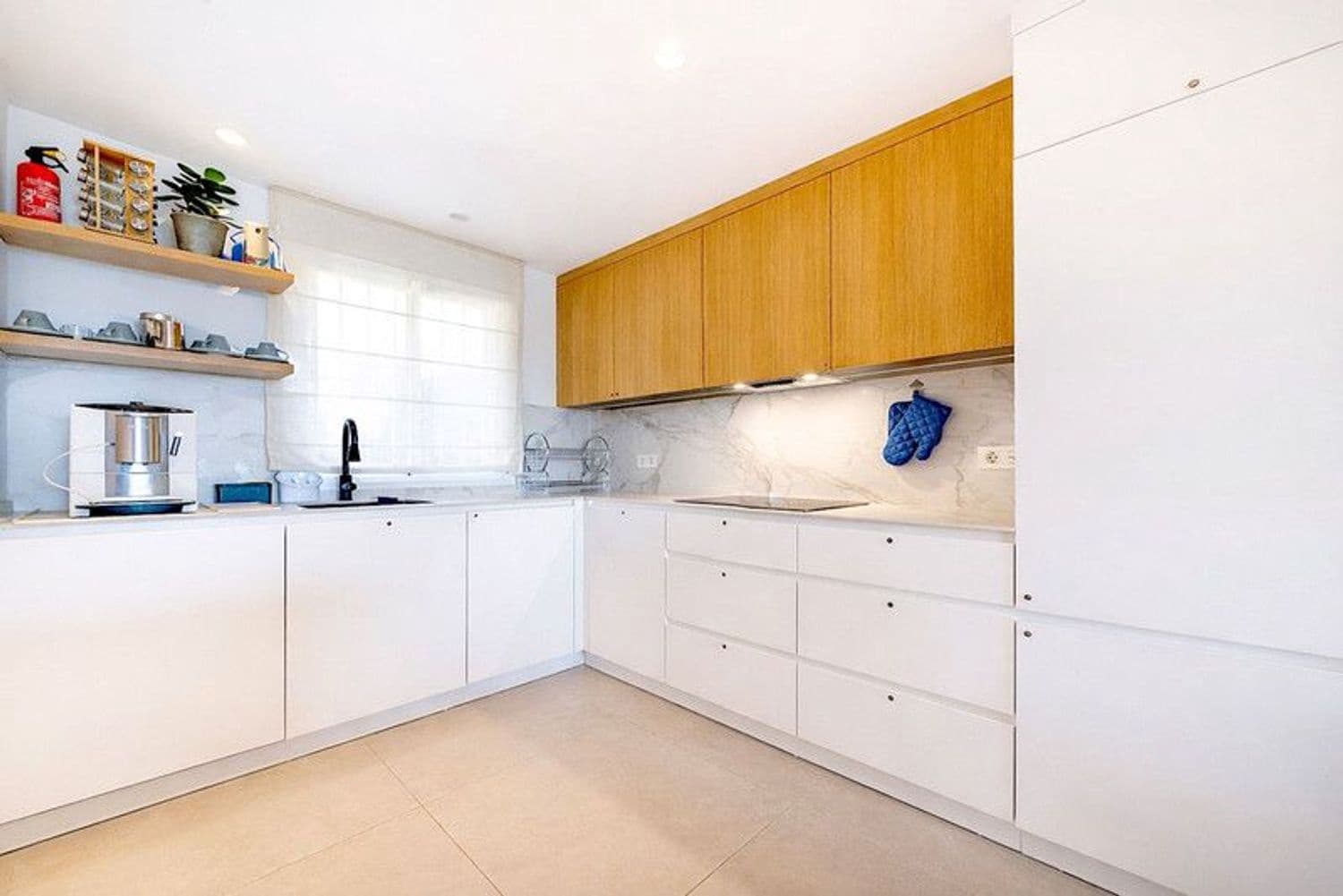 3 soveværelse Byhus til salg i Estepona med swimmingpool garage - € 599.000 (Ref: 10057909)