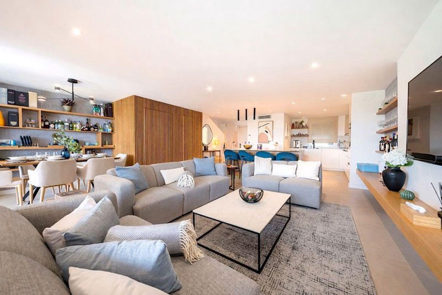 3 soveværelse Byhus til salg i Estepona med swimmingpool garage - € 599.000 (Ref: 10057909)