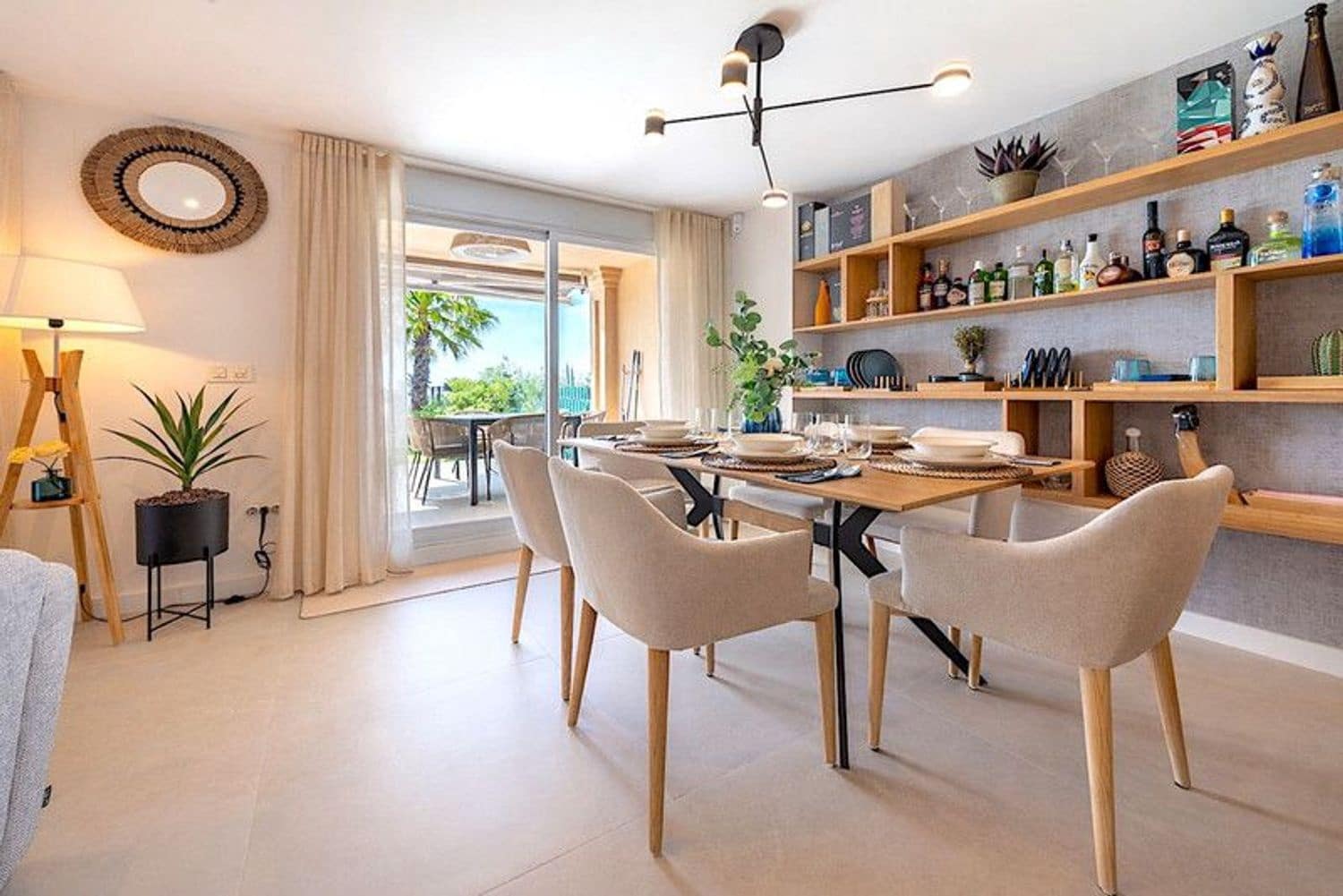 3 soveværelse Byhus til salg i Estepona med swimmingpool garage - € 599.000 (Ref: 10057909)