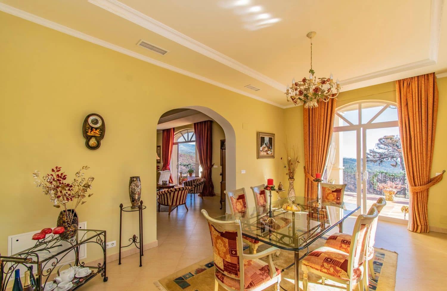 7 soveværelse Villa til salg i Estepona med swimmingpool garage - € 2.100.000 (Ref: 10057910)