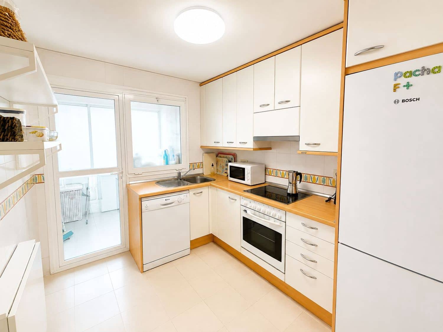 3 bedroom Apartment for sale in Estepona with pool garage - € 799,000 (Ref: 10070337)