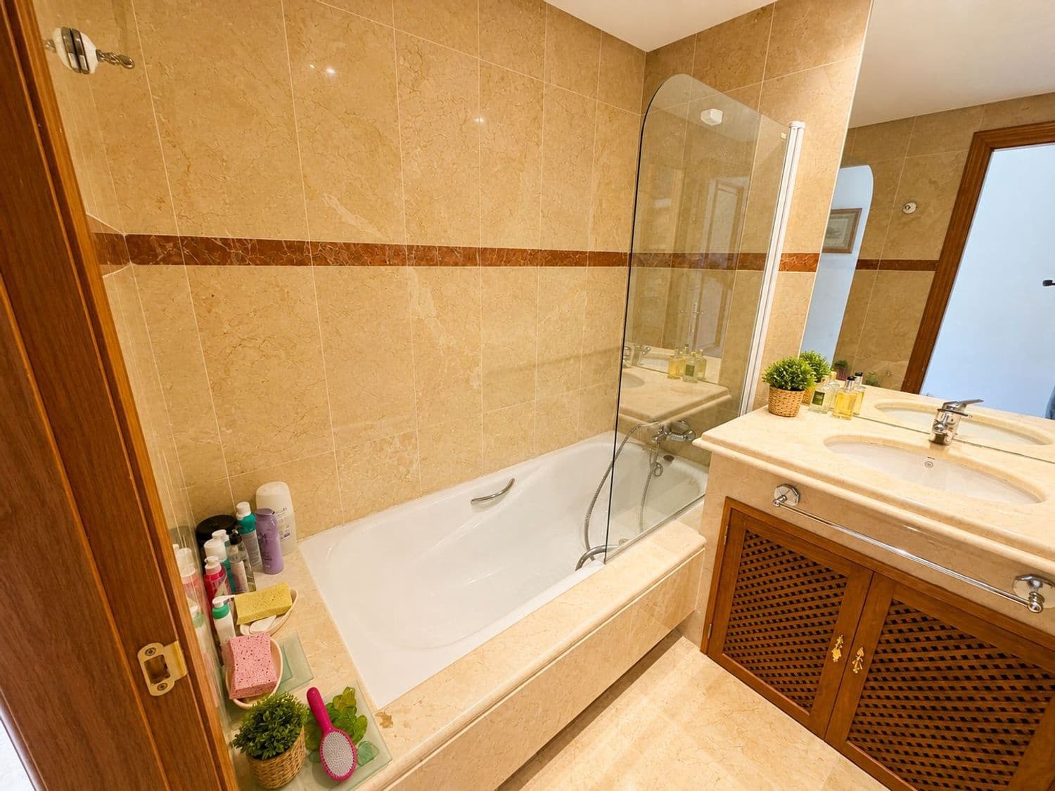 3 bedroom Apartment for sale in Estepona with pool garage - € 799,000 (Ref: 10070337)