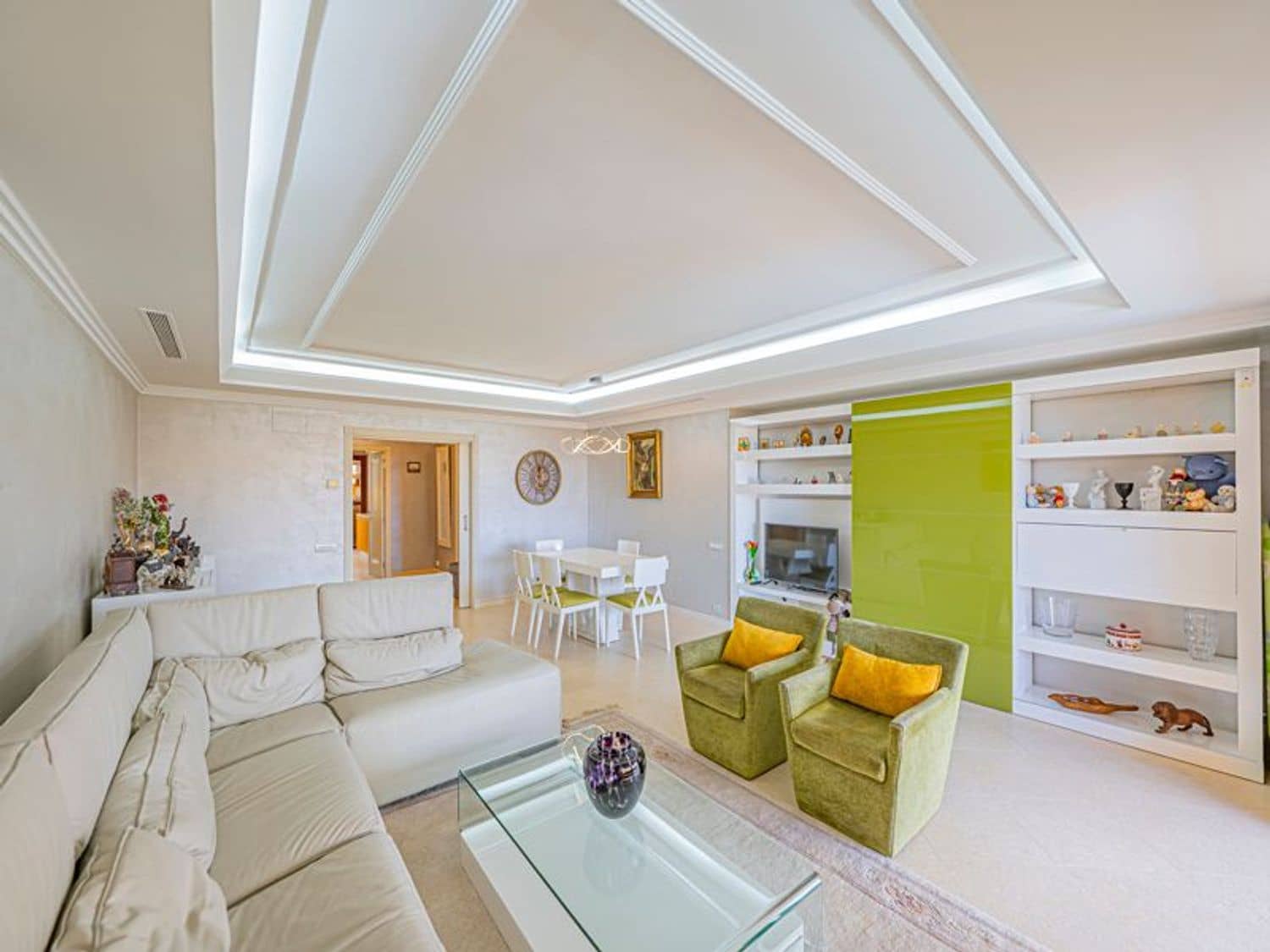 3 sovrum Lägenhet till salu i New Golden Mile med pool garage - 2 485 000 € (Ref: 10070338)