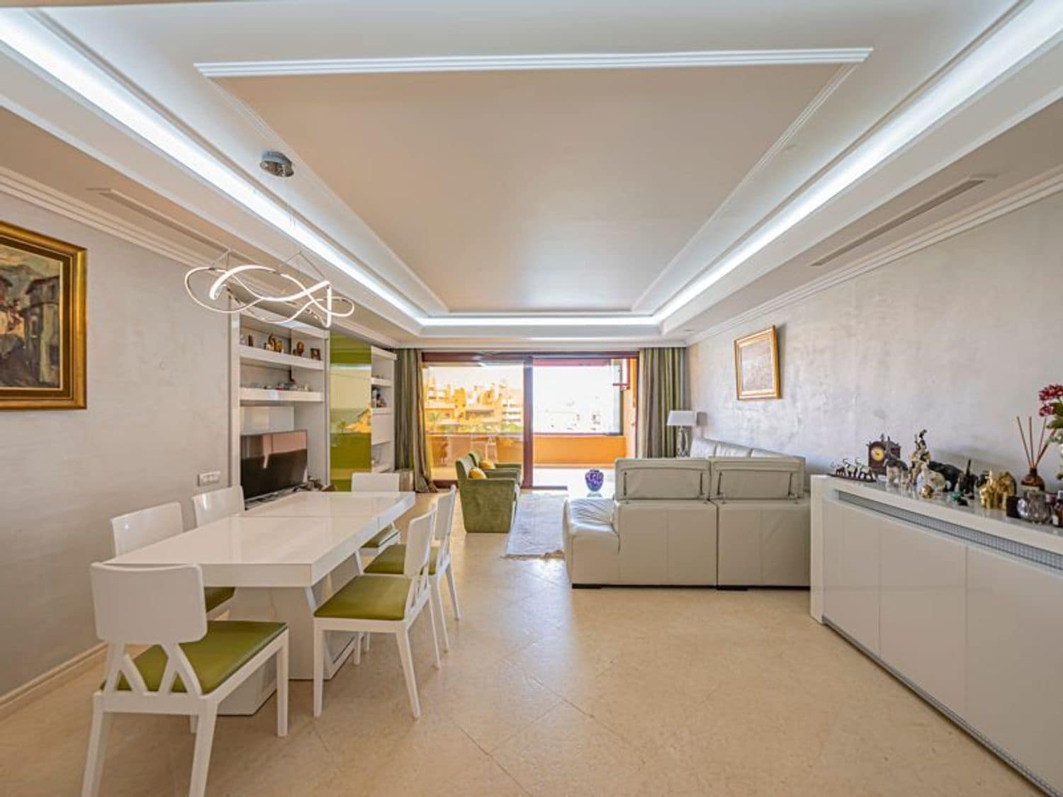 3 sovrum Lägenhet till salu i New Golden Mile med pool garage - 2 485 000 € (Ref: 10070338)