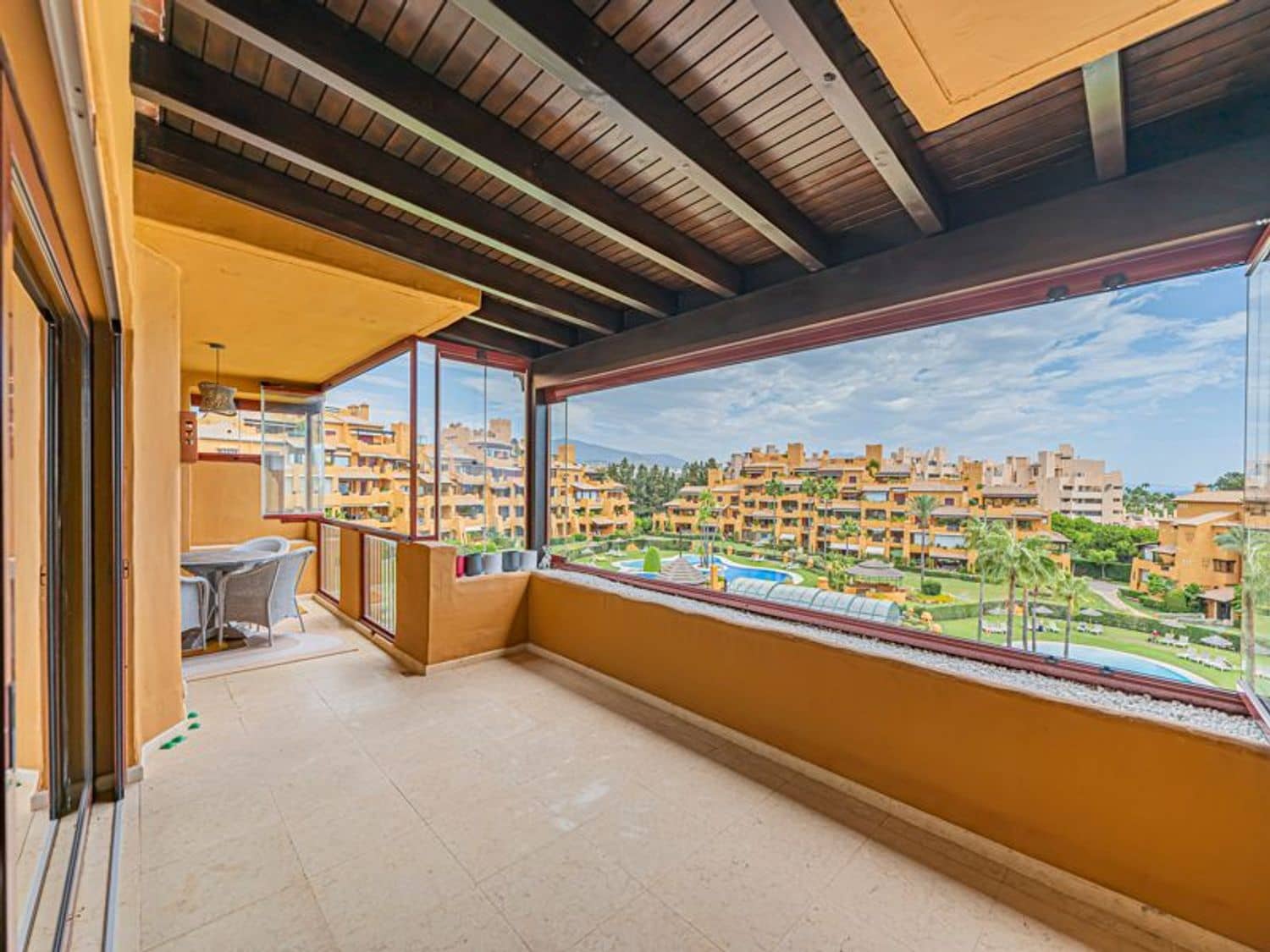 3 sovrum Lägenhet till salu i New Golden Mile med pool garage - 2 485 000 € (Ref: 10070338)