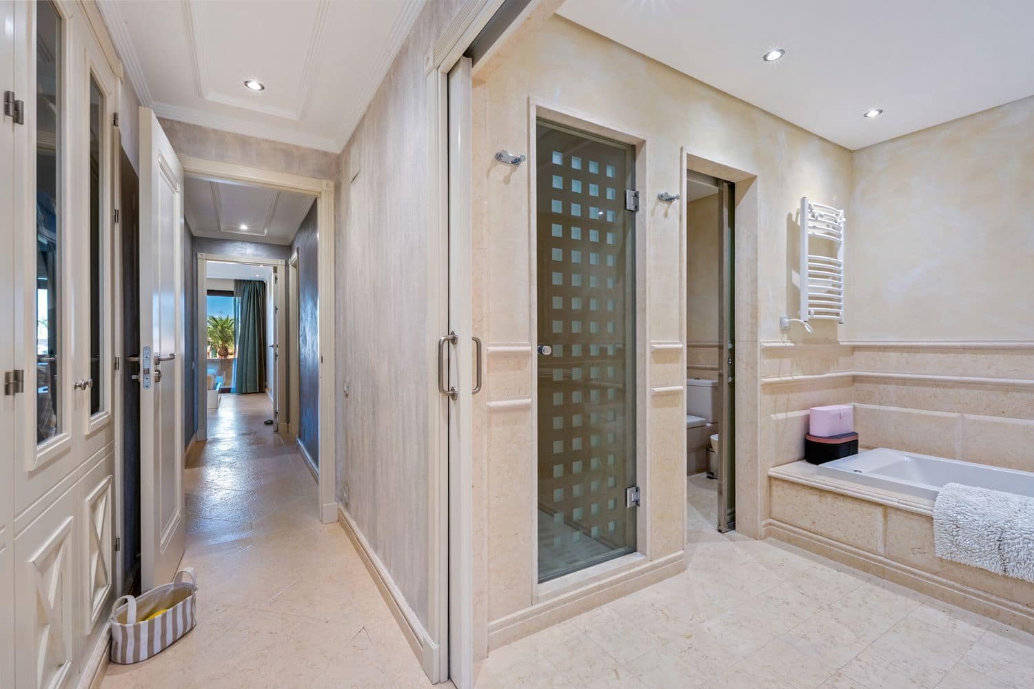 3 bedroom Apartment for sale in New Golden Mile with pool garage - € 2,275,000 (Ref: 10070338)