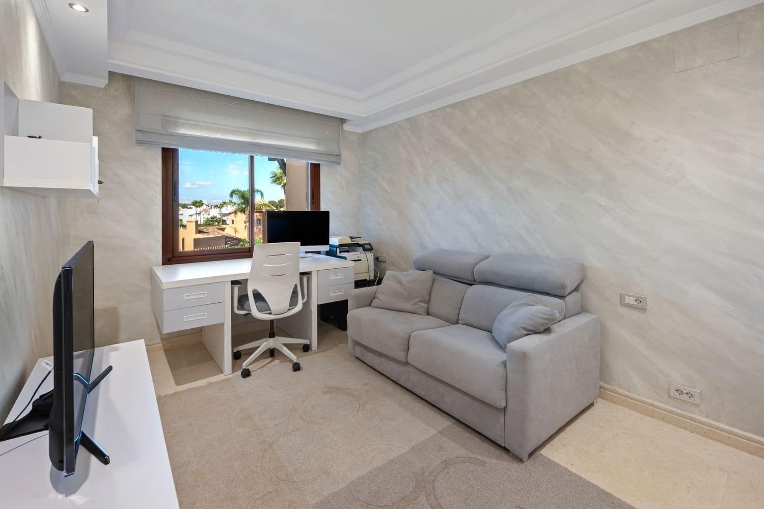 3 bedroom Apartment for sale in New Golden Mile with pool garage - € 2,275,000 (Ref: 10070338)