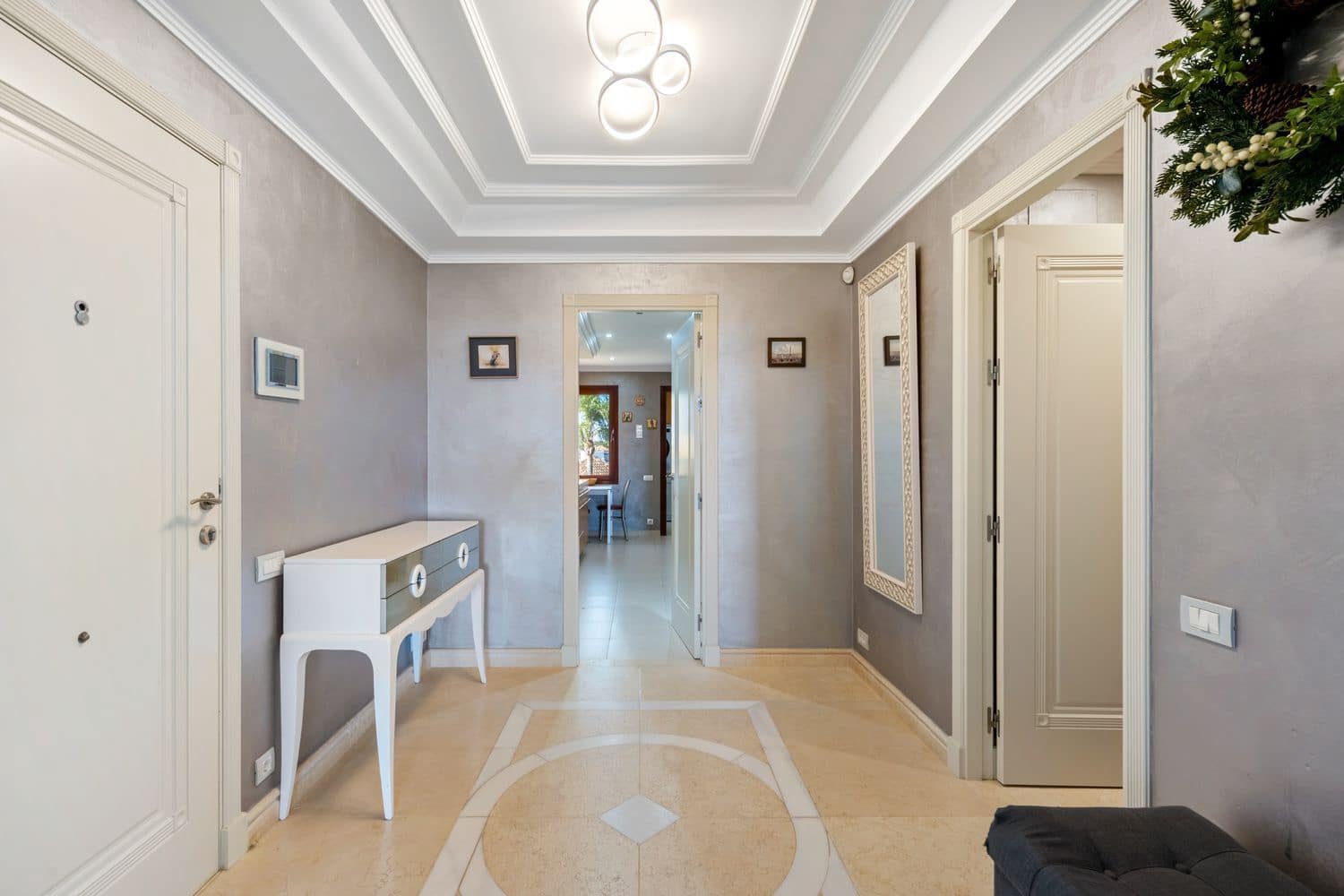 3 bedroom Apartment for sale in New Golden Mile with pool garage - € 2,275,000 (Ref: 10070338)