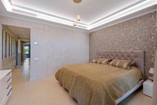 3 soveværelse Lejlighed til salg i El Padrón, Estepona med swimmingpool garage - € 2.275.000 (Ref: 10070338)