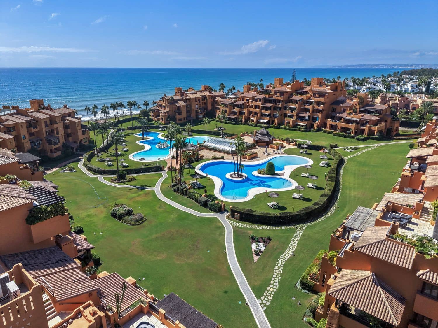 3 bedroom Apartment for sale in New Golden Mile with pool garage - € 2,275,000 (Ref: 10070338)