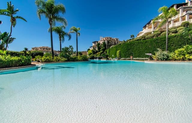 2 soveværelse Lejlighed til salg i Los Arqueros - Puerto del Almendro, Benahavís med swimmingpool garage - € 535.000 (Ref: 10070339)