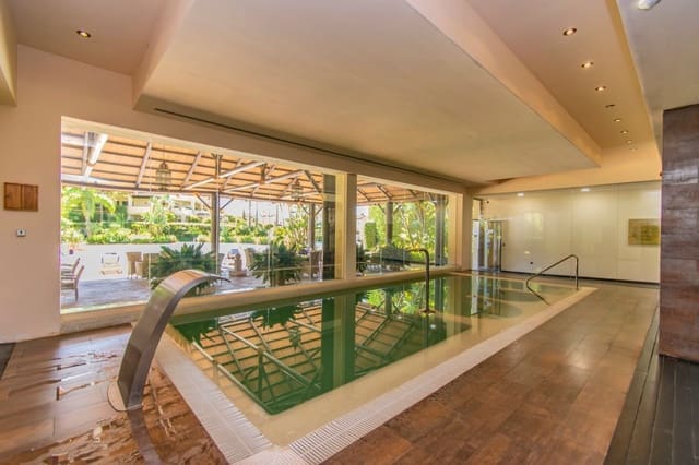 2 soveværelse Lejlighed til salg i Los Arqueros - Puerto del Almendro, Benahavís med swimmingpool garage - € 535.000 (Ref: 10070339)