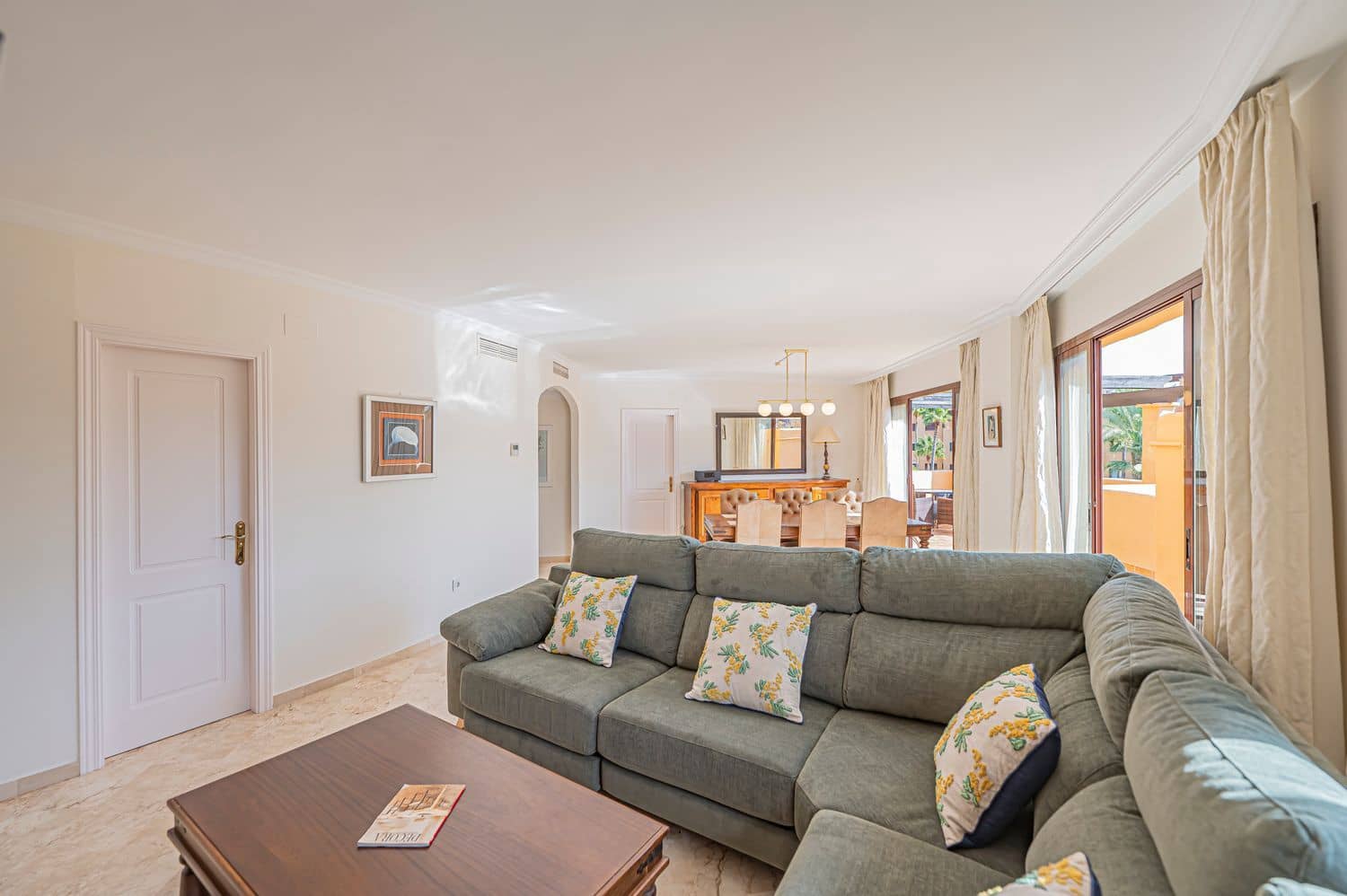 Apartamento de 3 habitaciones en New Golden Mile en venta con piscina garaje - 850.000 € (Ref: 10070342)