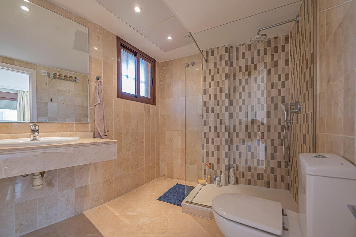 Apartamento de 3 habitaciones en New Golden Mile en venta con piscina garaje - 850.000 € (Ref: 10070342)