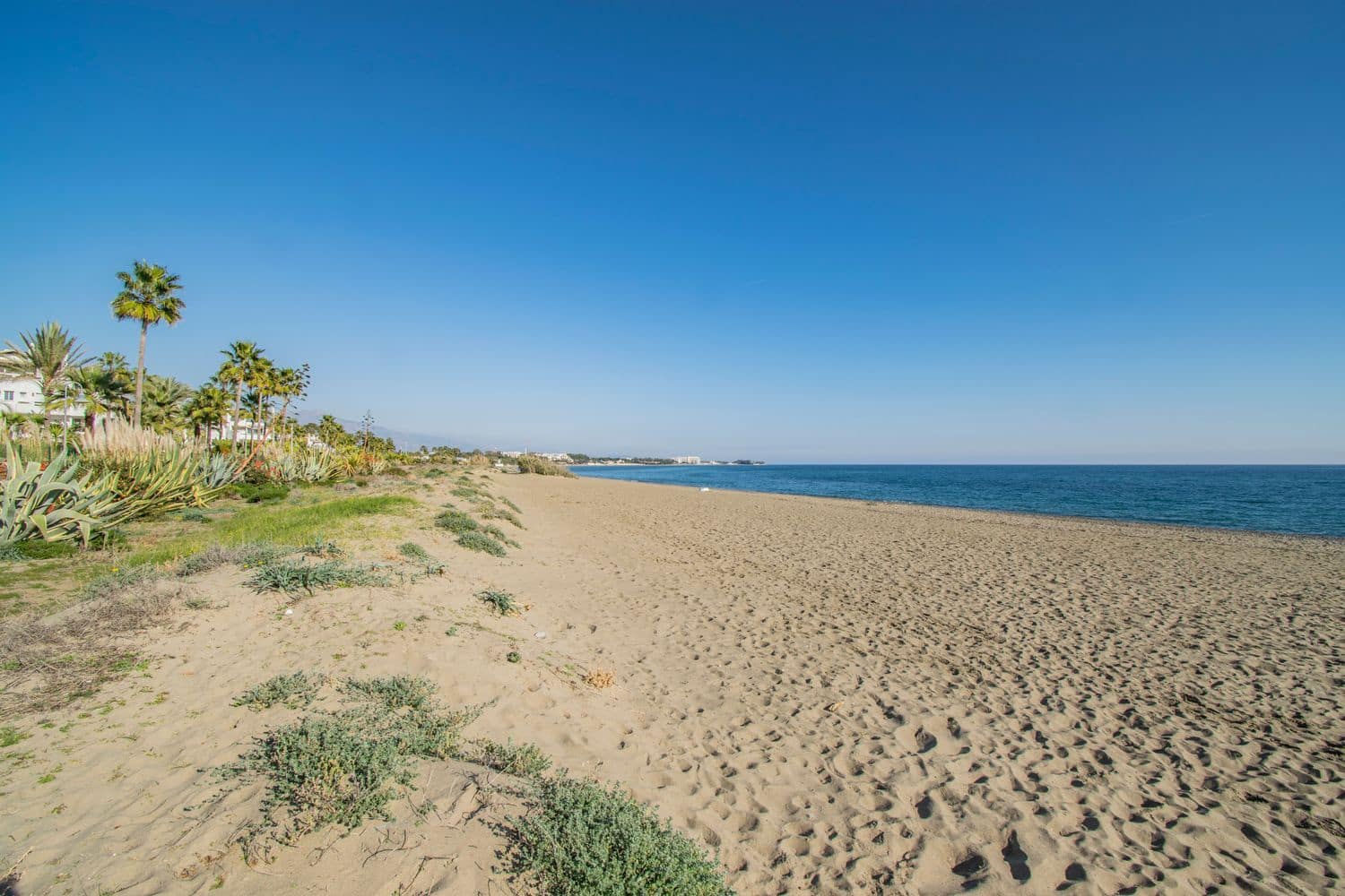 Apartamento de 3 habitaciones en New Golden Mile en venta con piscina garaje - 850.000 € (Ref: 10070342)