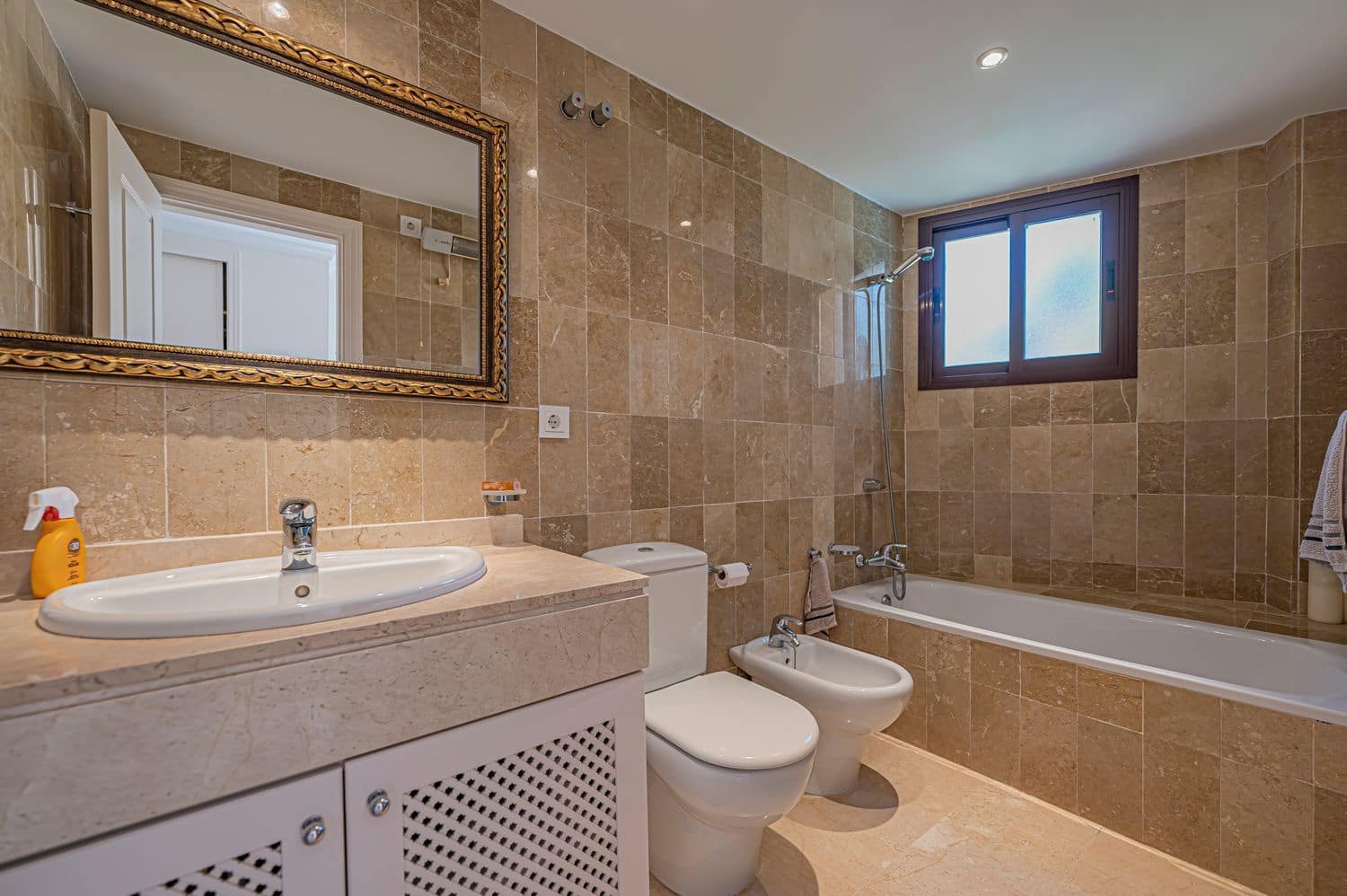 Apartamento de 3 habitaciones en New Golden Mile en venta con piscina garaje - 850.000 € (Ref: 10070342)