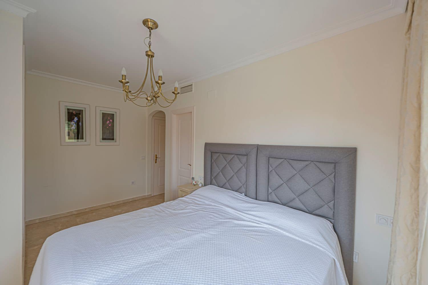 Apartamento de 3 habitaciones en New Golden Mile en venta con piscina garaje - 850.000 € (Ref: 10070342)