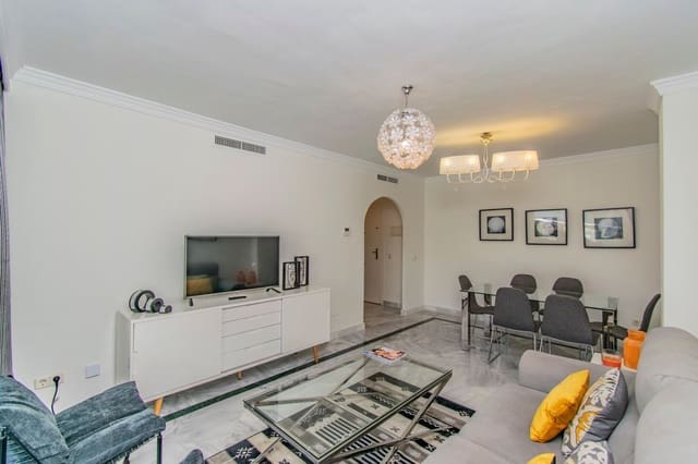 Apartamento de 2 habitaciones en La Dama de Noche - La Alzambra, Marbella en venta con piscina garaje - 429.000 € (Ref: 10070343)
