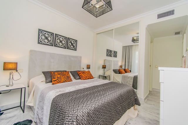 Apartamento de 2 habitaciones en La Dama de Noche - La Alzambra, Marbella en venta con piscina garaje - 429.000 € (Ref: 10070343)